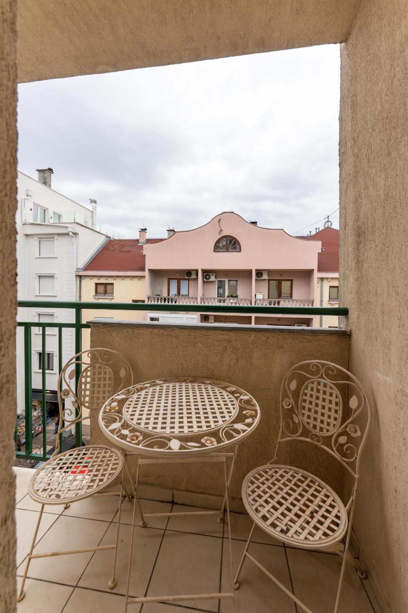 White House Ns Apartment Novi Sad Luaran gambar